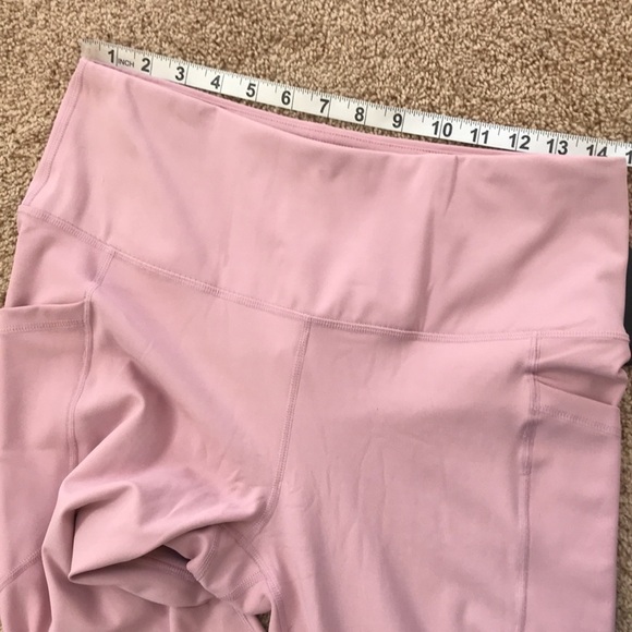 NWT! 90 degrees large shadow petal Capri tights - Picture 7 of 8